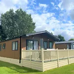 The Yorkshire Burrow Lodge With Hot Tub